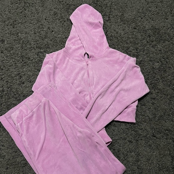 Pants & Jumpsuits Forever 21 Pink Velvet Set Poshmark